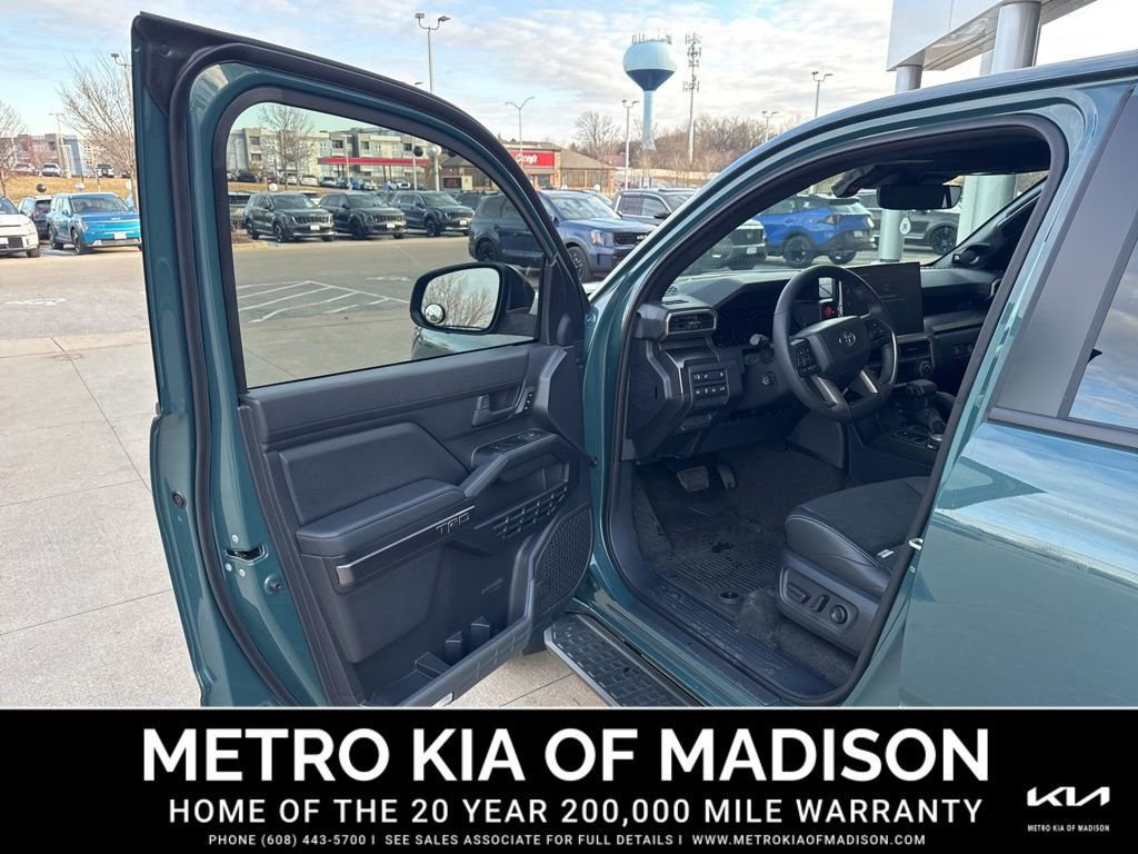 Used 2025 Toyota 4Runner TRD Off-Road Premium image 11