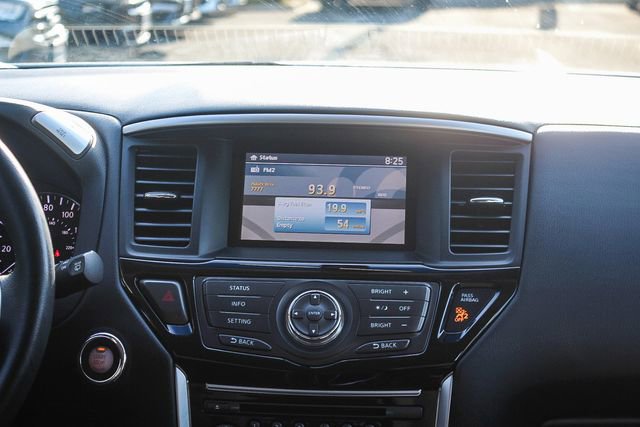 Used 2013 Nissan Pathfinder SV FWD image 21