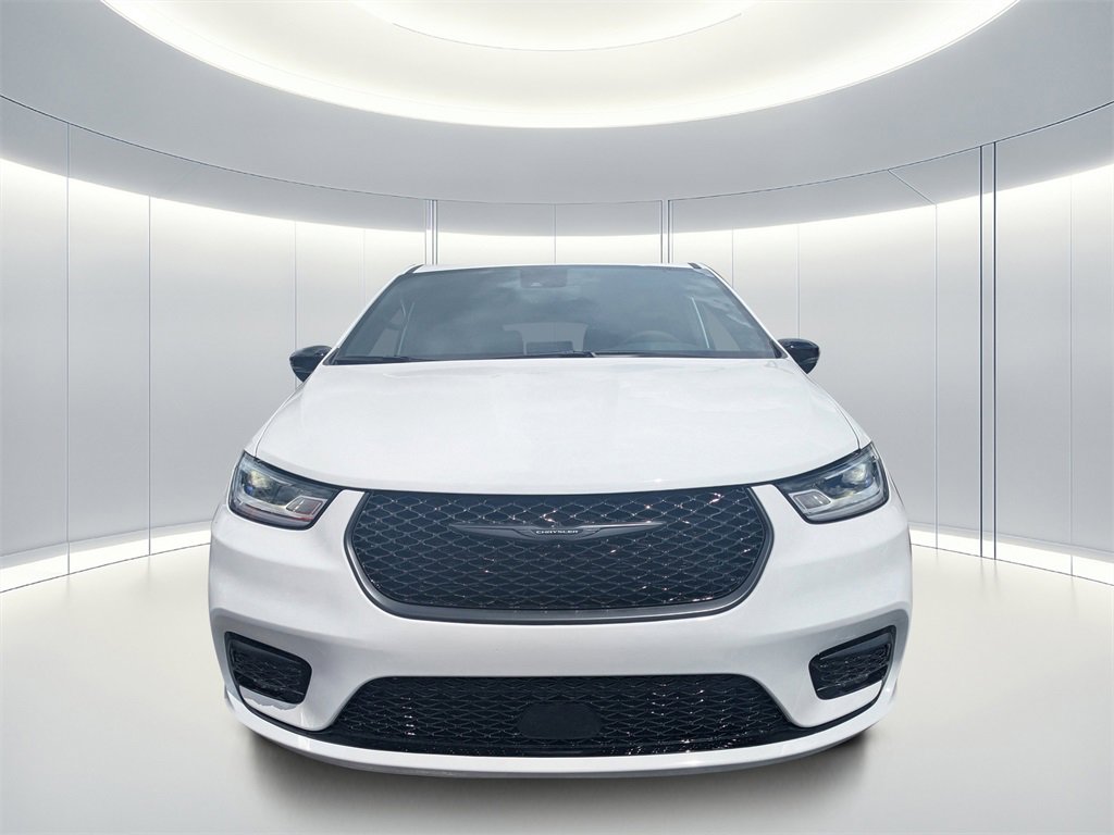 New 2026 Chrysler Pacifica Limited w/ S Appearance Package image 9