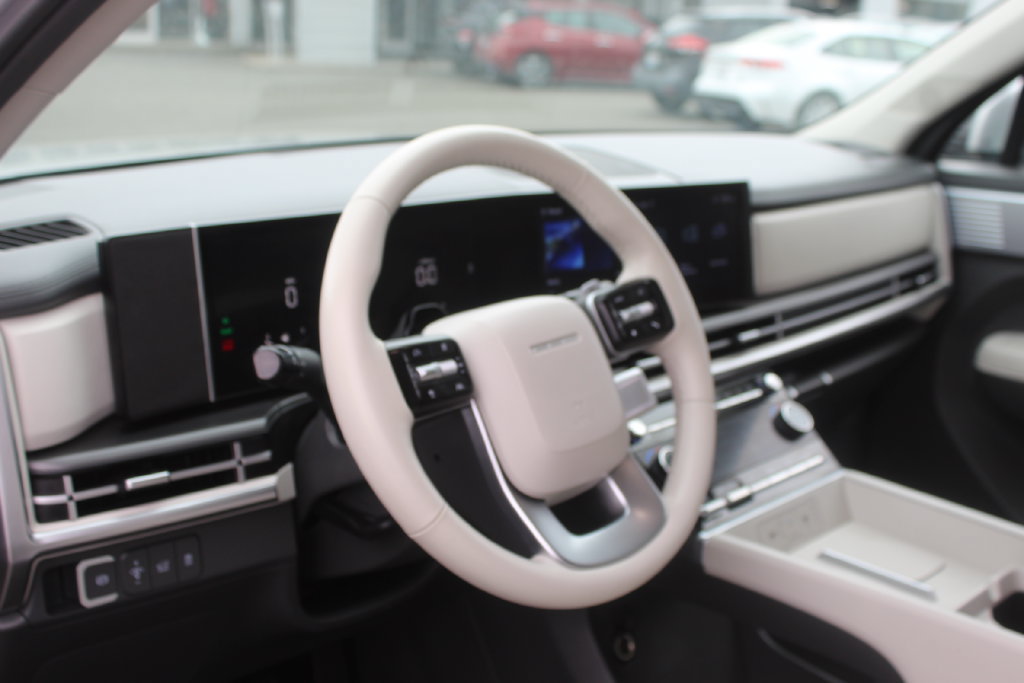 Used 2025 Hyundai Santa Fe SEL AWD/4WD image 12