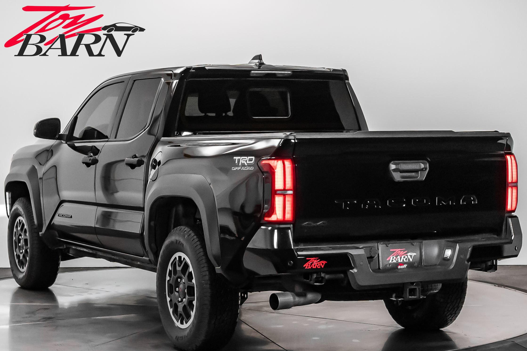 Used 2025 Toyota Tacoma TRD Off-Road image 3