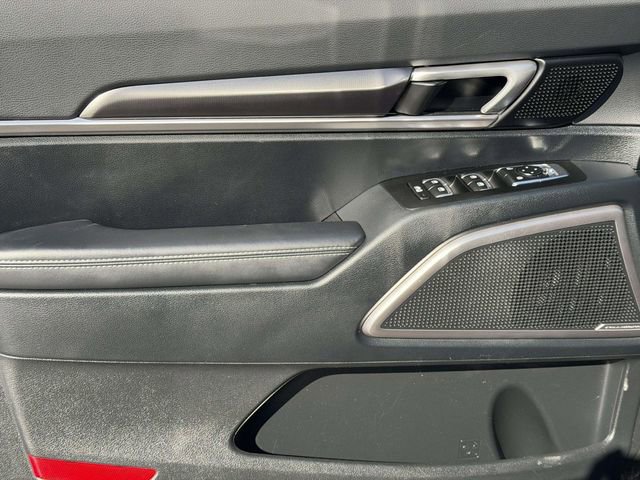 Used 2024 Kia Telluride LX image 12