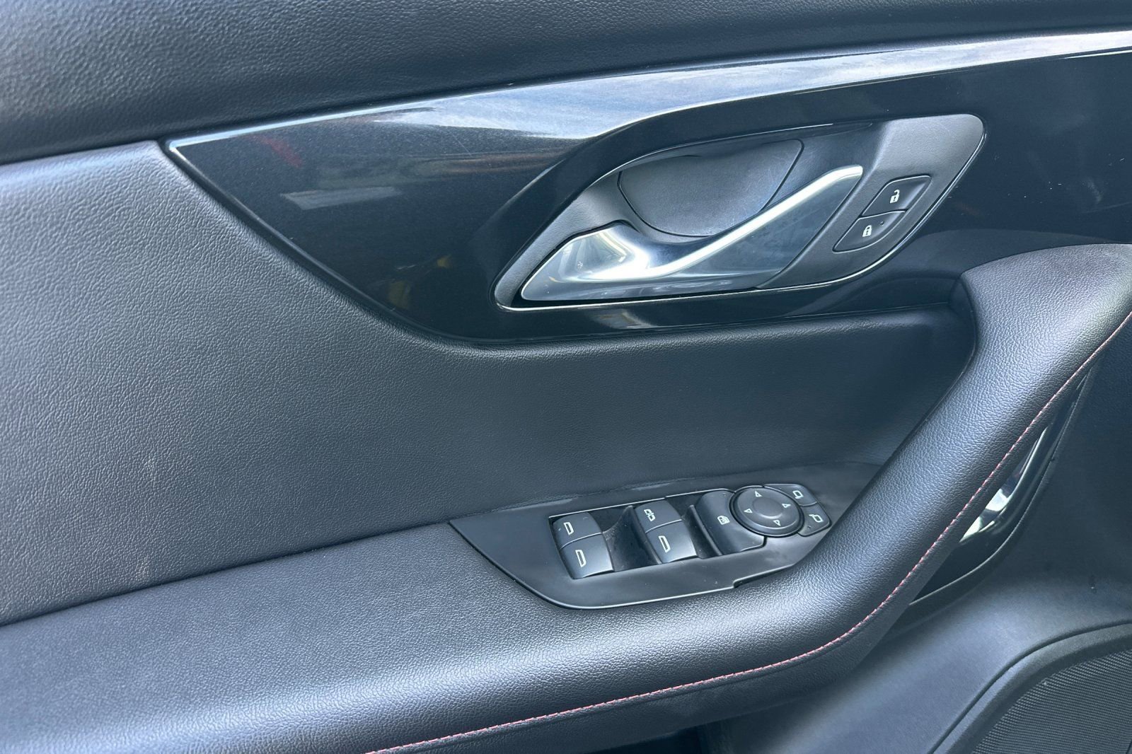 Used 2025 Chevrolet Blazer RS image 12