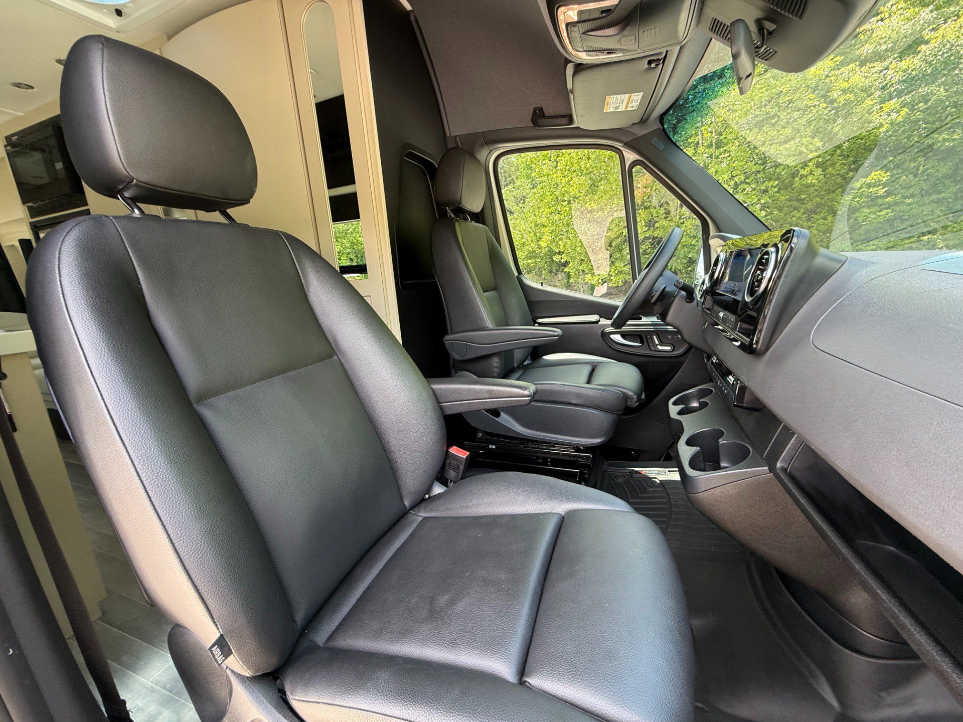 Used 2022 Mercedes-Benz Sprinter 3500 image 18