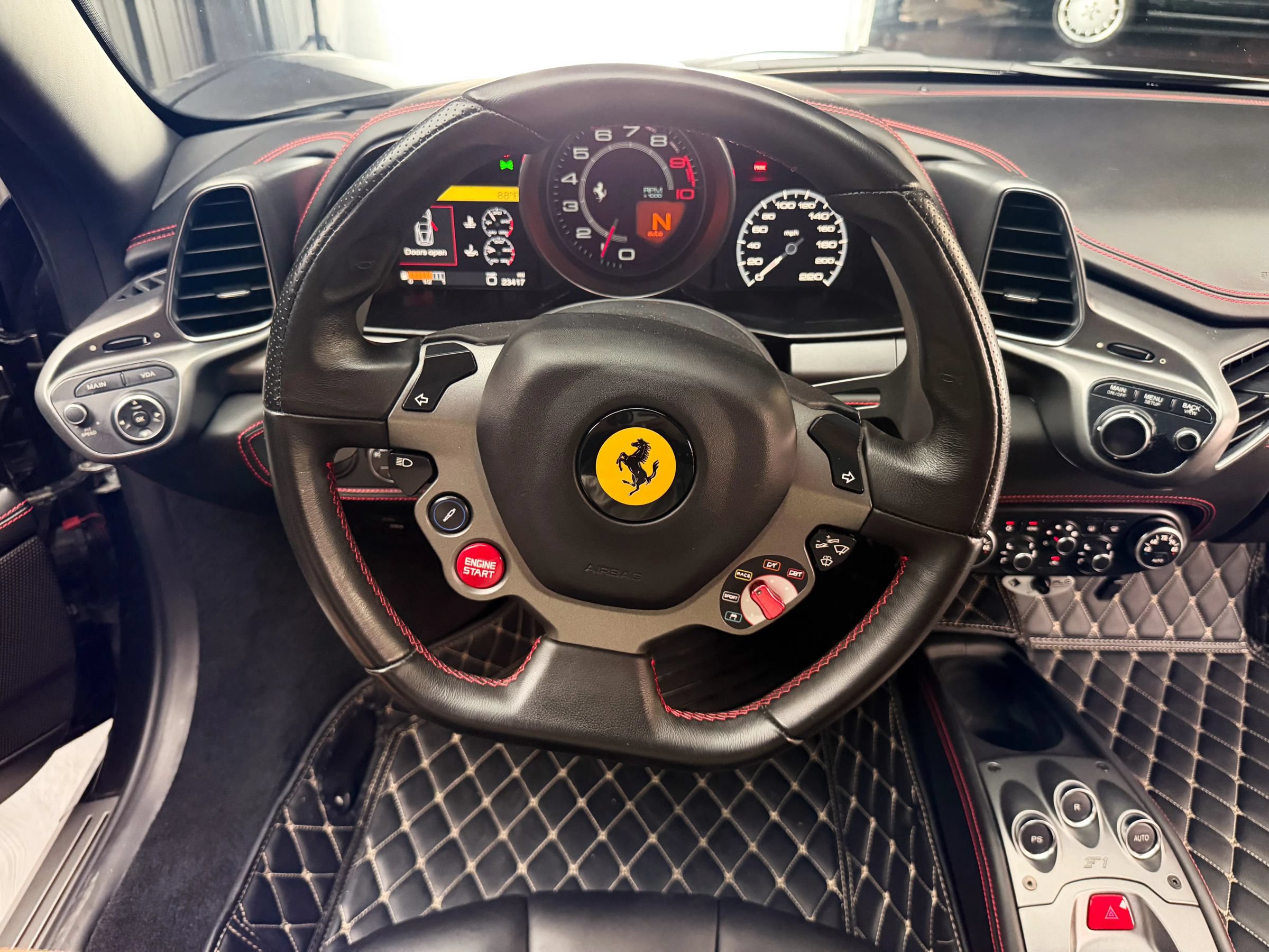 Used 2011 Ferrari 458 Italia Coupe RWD image 18