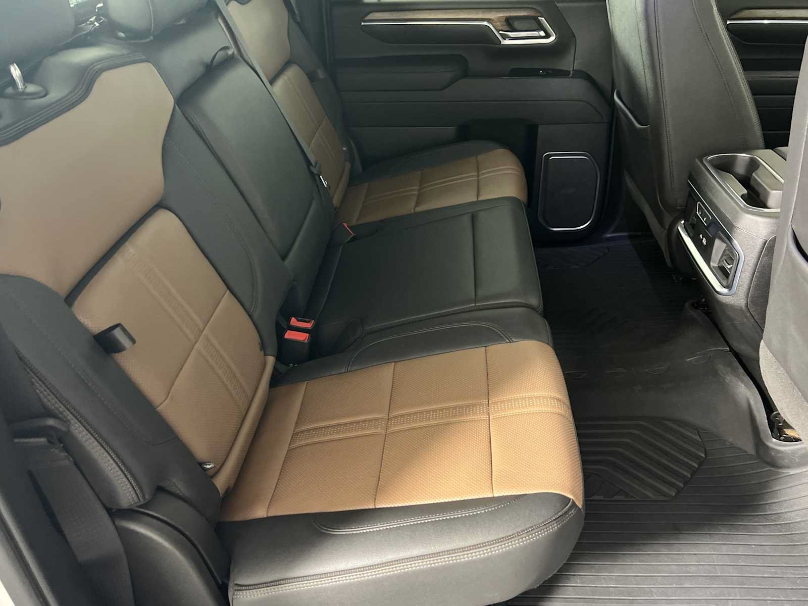 Used 2024 Chevrolet Silverado 2500 High Country w/ LPO, Dark Essentials Package AWD/4WD image 19
