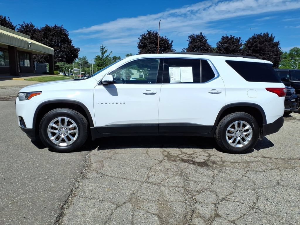 Used 2019 Chevrolet Traverse LT FWD image 2