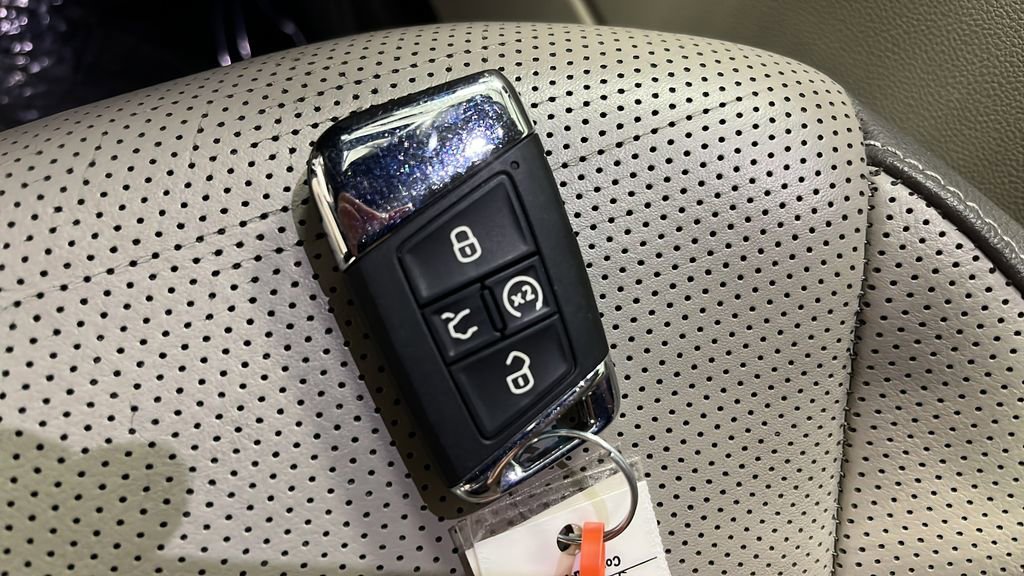 Used 2021 Volkswagen Atlas SEL Premium image 21