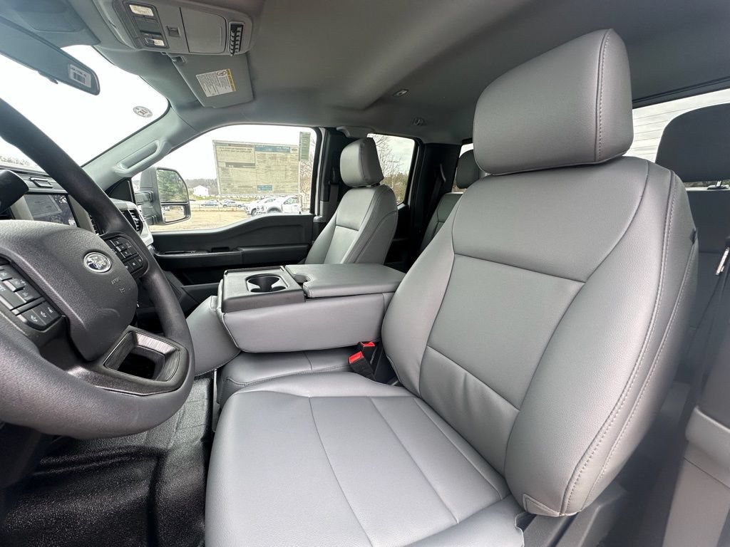 New 2026 Ford F550 4x4 SuperCab Super Duty image 13
