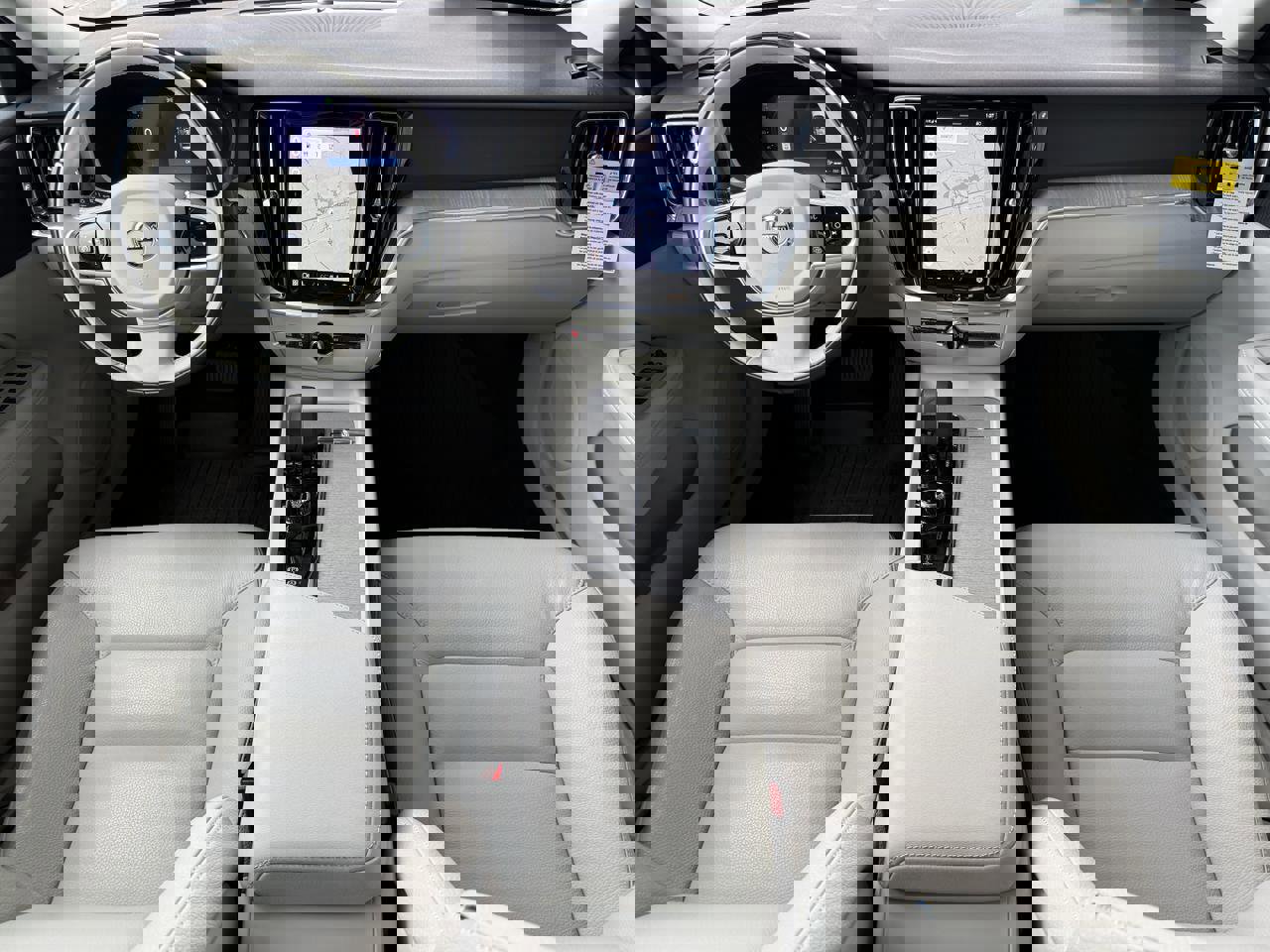 Used 2024 Volvo V60 B5 Cross Country Plus image 23