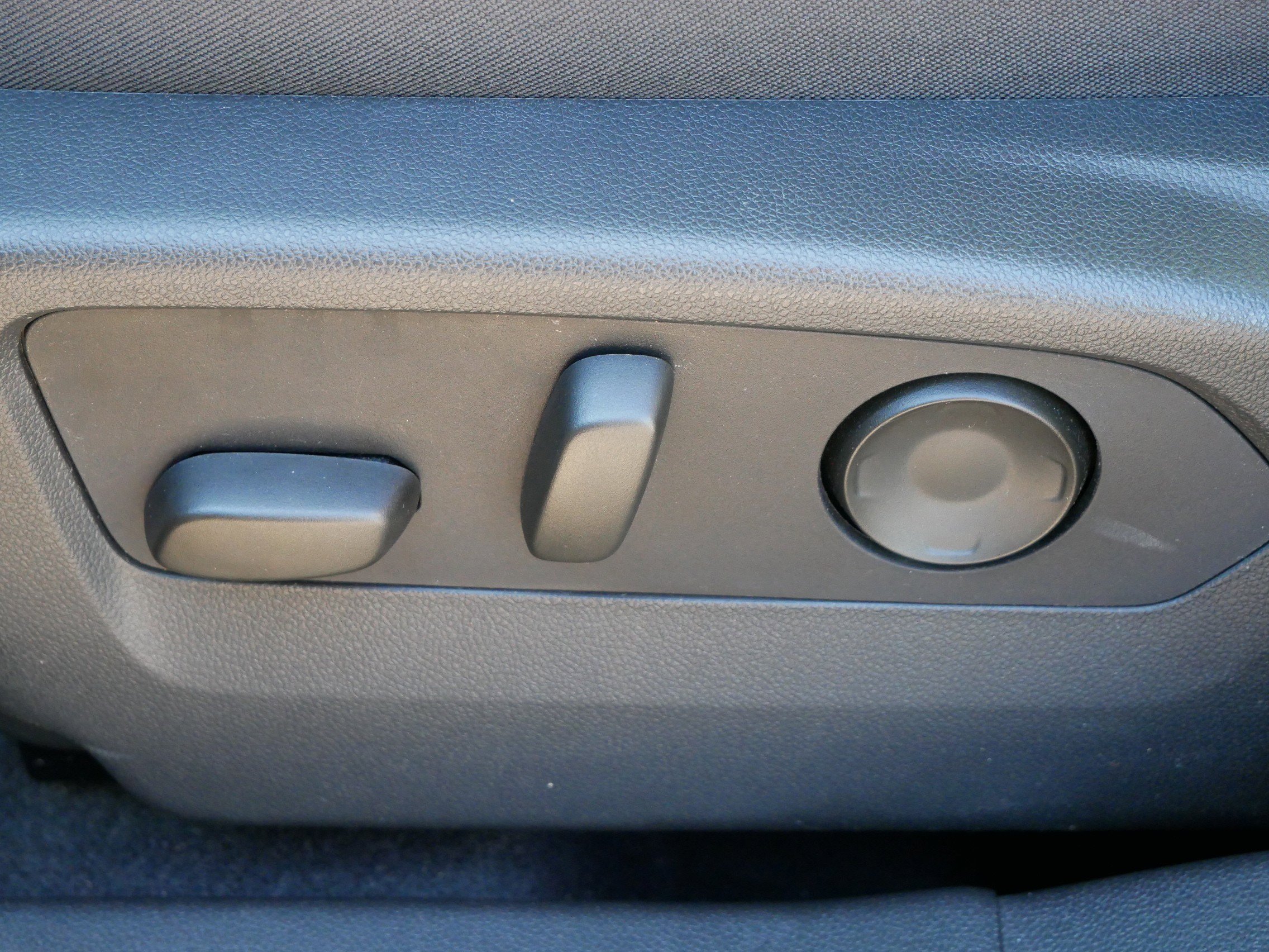 Used 2021 Buick Envision Essence w/ Technology Package I image 18