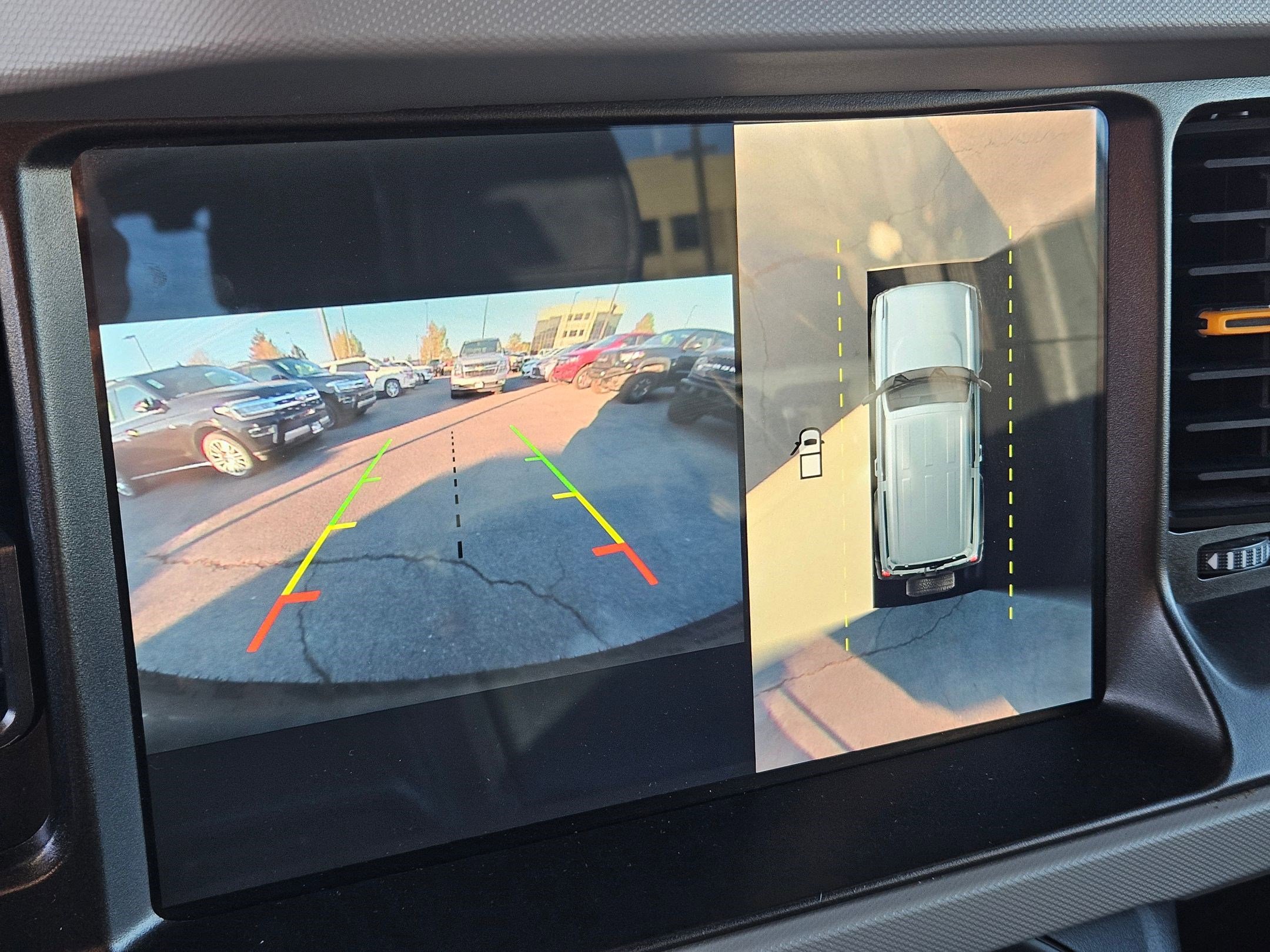 Used 2022 Ford Bronco Badlands image 26