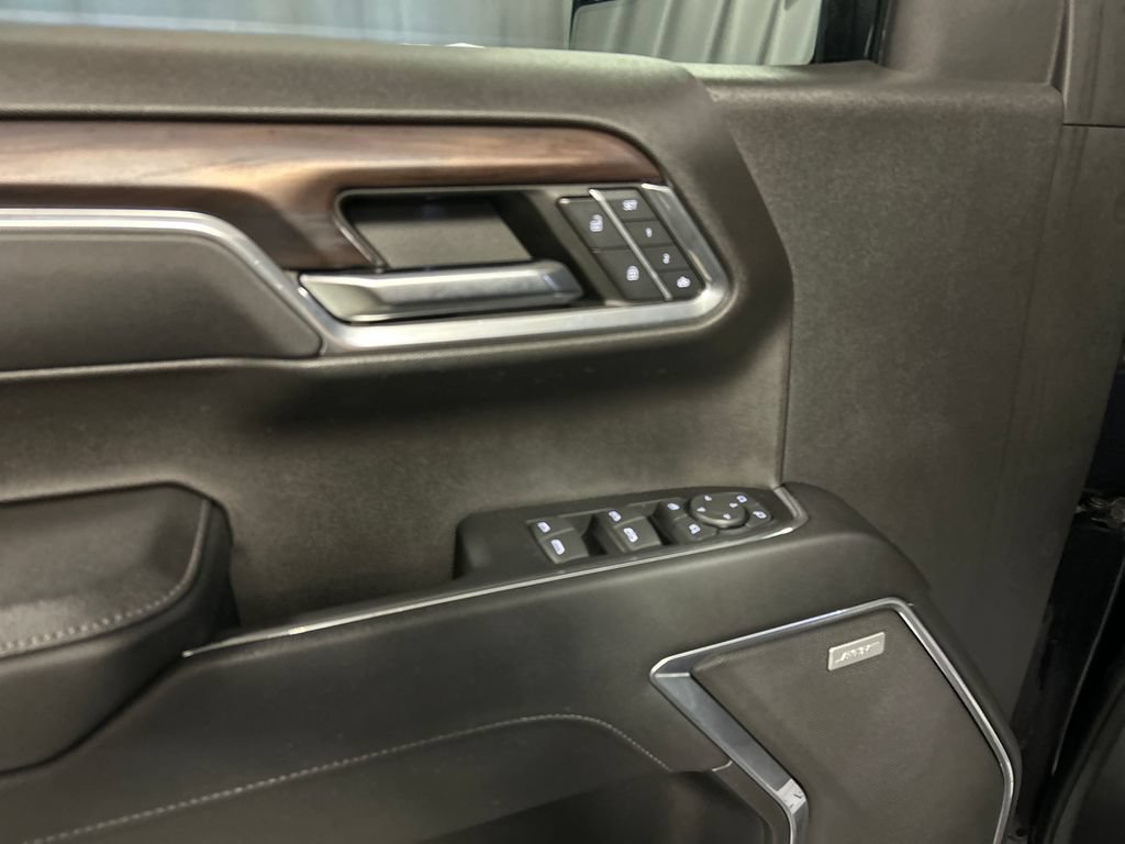 Used 2023 GMC Sierra 1500 SLT w/ SLT Premium Package AWD/4WD image 14