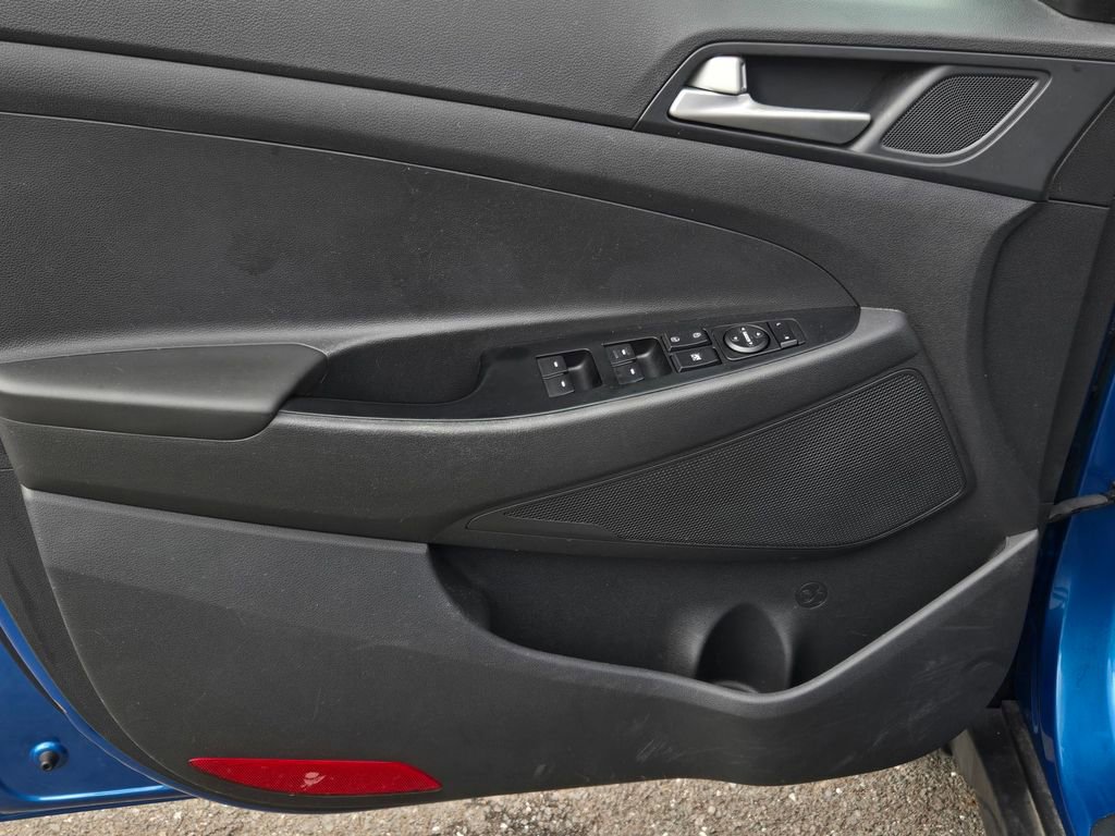 Used 2020 Hyundai Tucson SE image 11