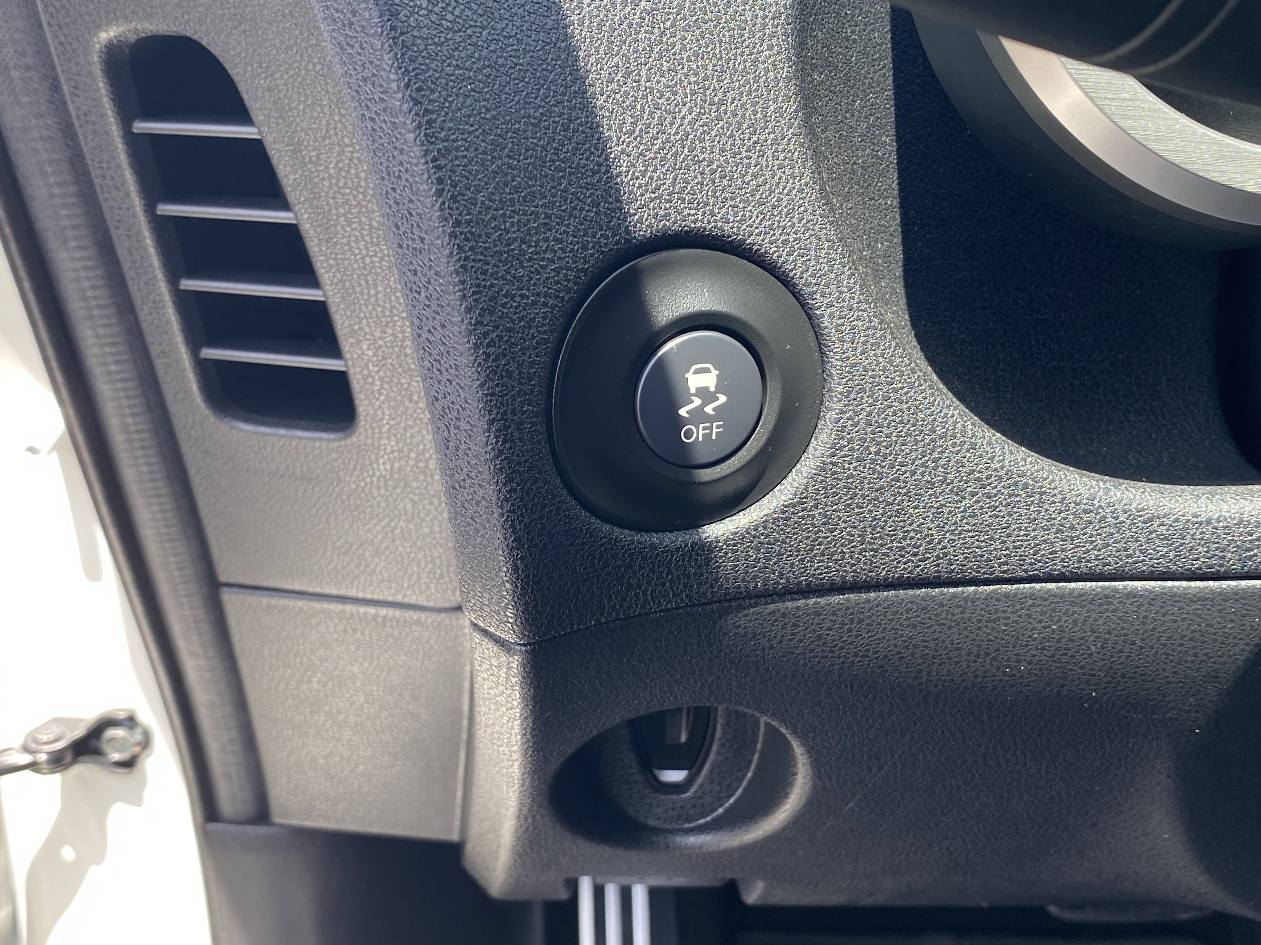 Used 2016 Nissan 370Z Roadster image 23