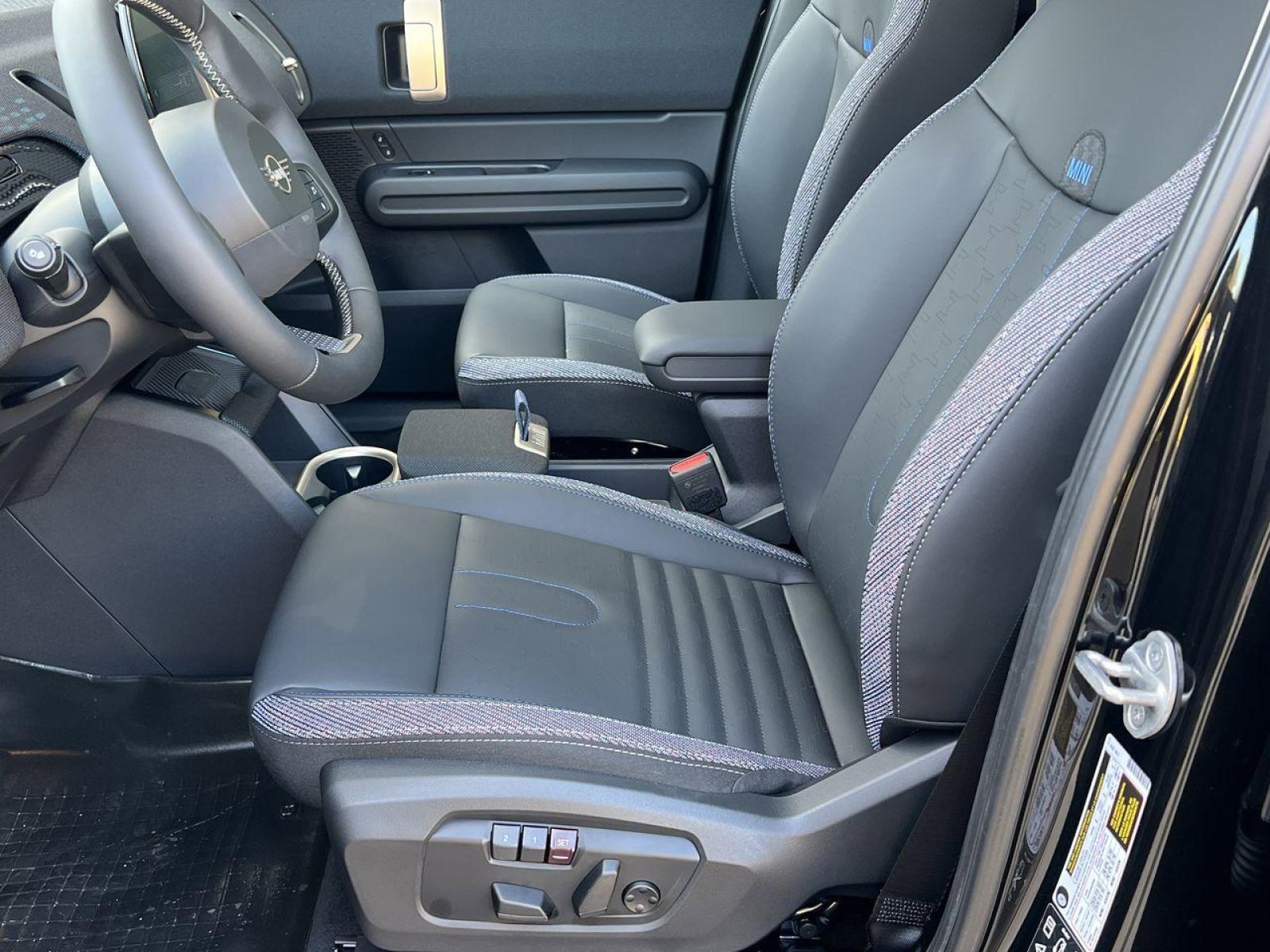 New 2025 MINI Cooper Countryman S w/ Comfort Package Max image 10