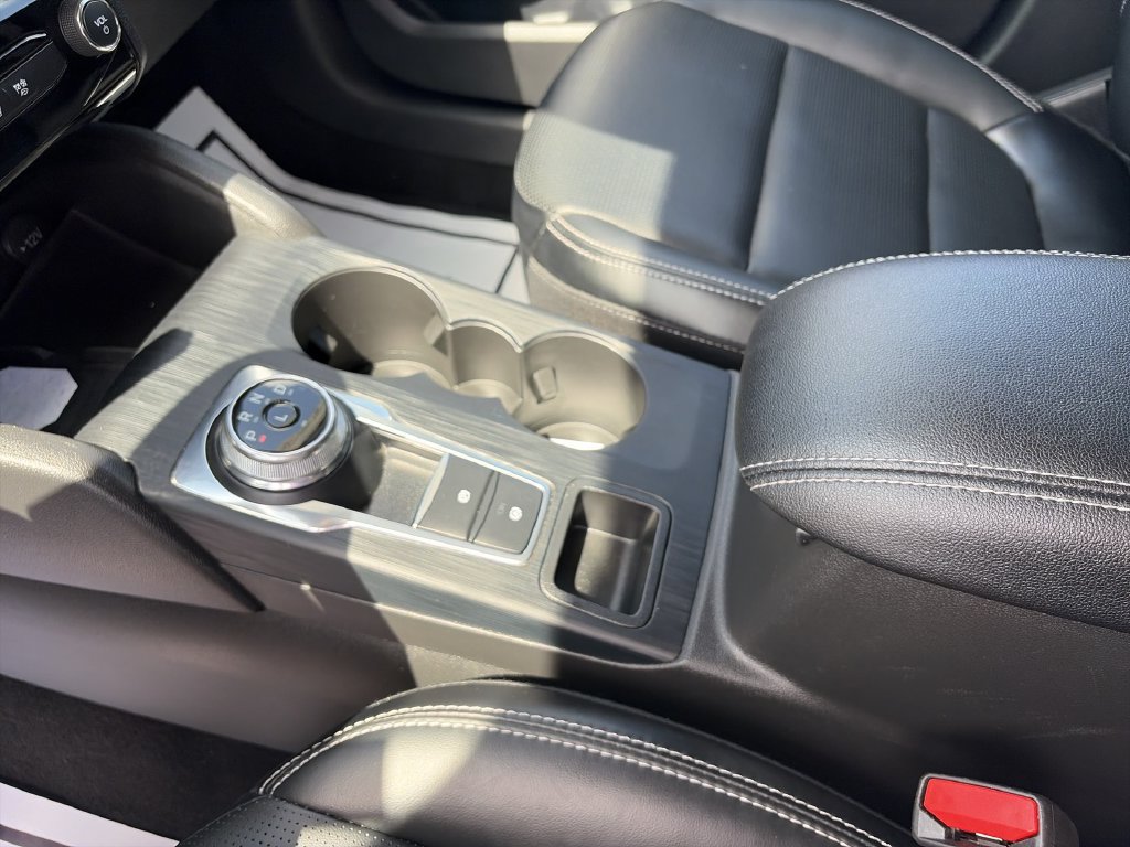 Used 2025 Ford Escape Platinum AWD/4WD image 21