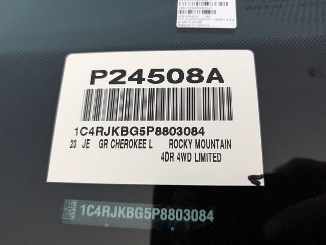 Used 2023 Jeep Grand Cherokee L Limited AWD/4WD image 36