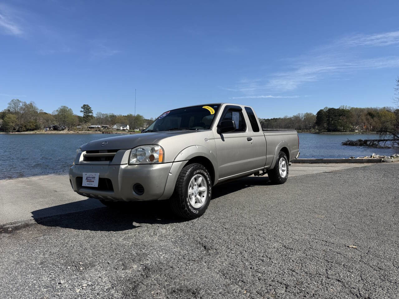 Used 2004 Nissan Frontier XE w/ (VTP) Value Truck Pkg image 2