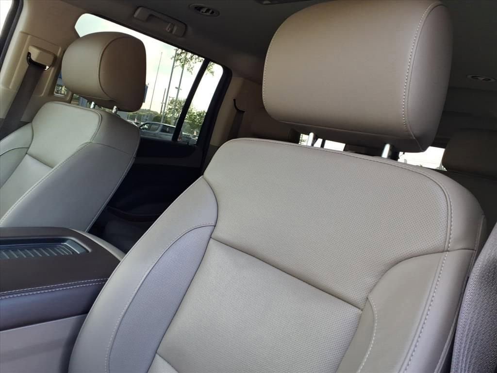 Used 2019 Chevrolet Suburban Premier w/ RST 6.2L Performance Edition RWD image 19