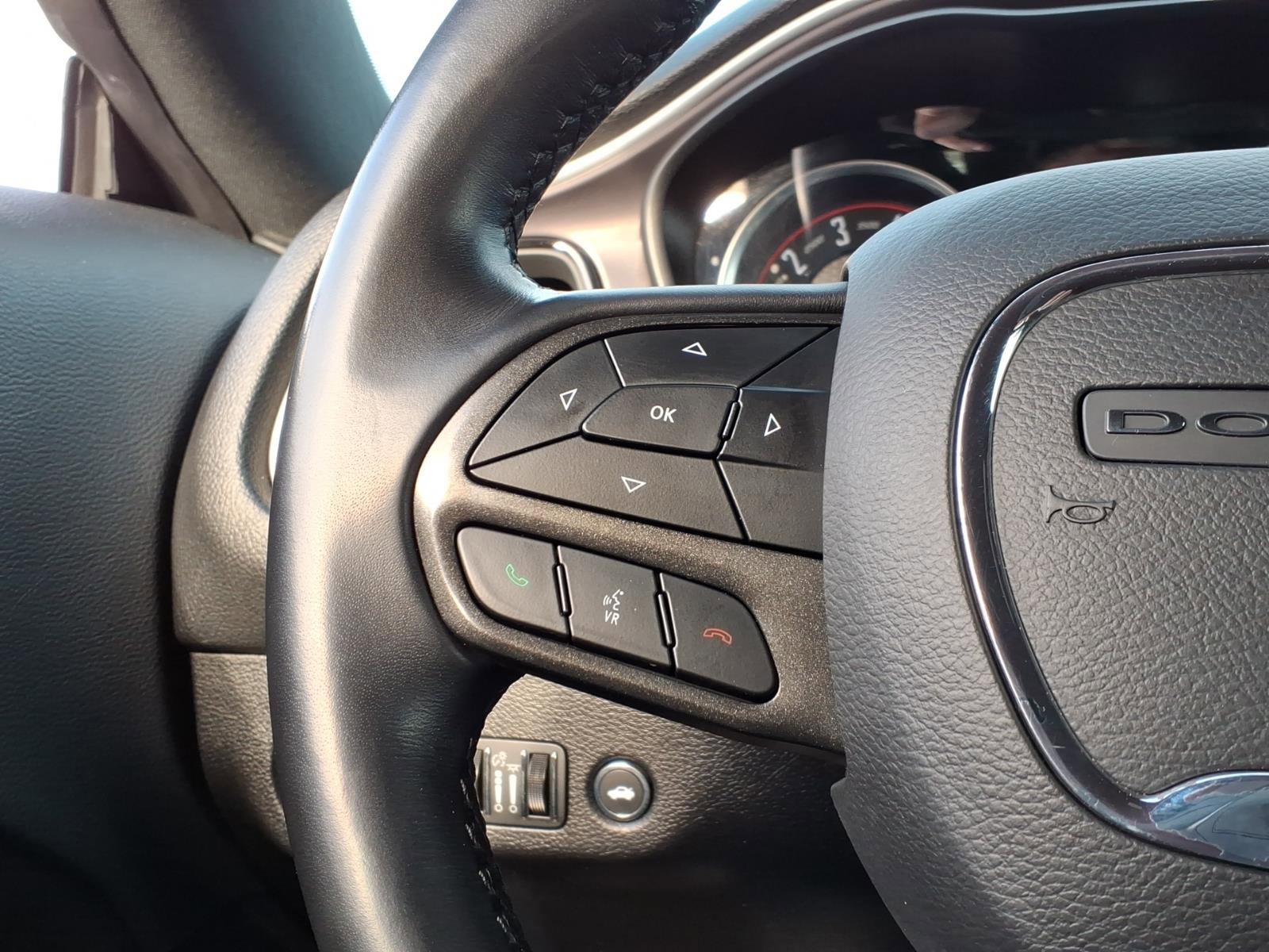 Used 2022 Dodge Challenger SXT image 23