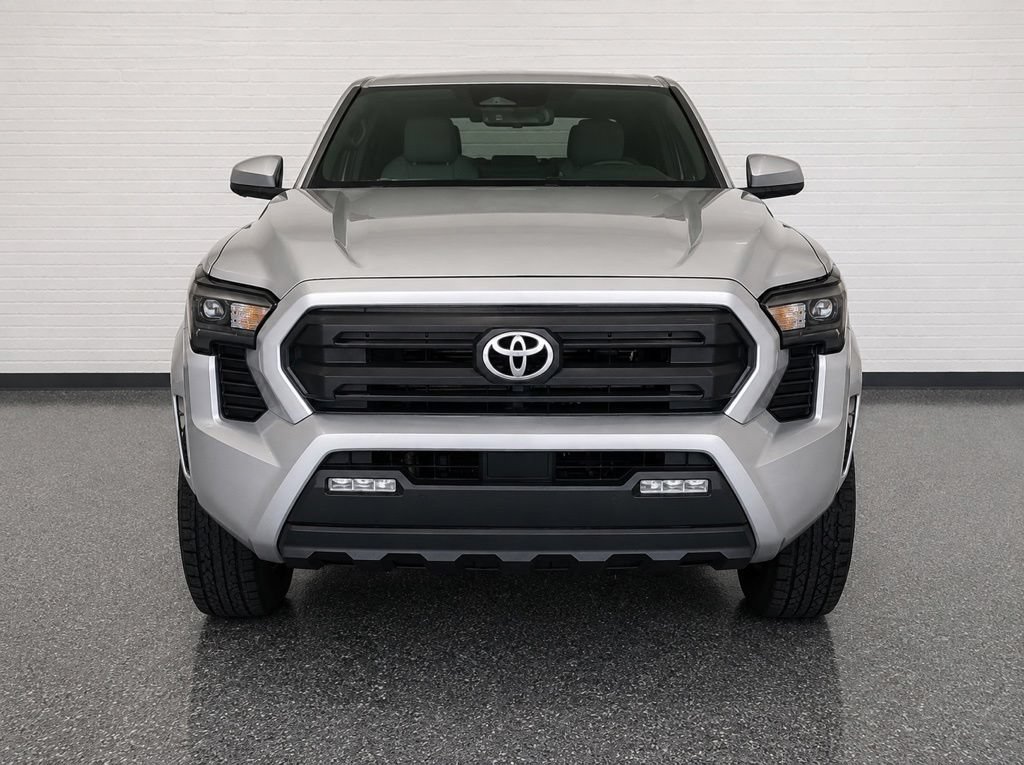 Used 2025 Toyota Tacoma SR5 AWD/4WD image 6
