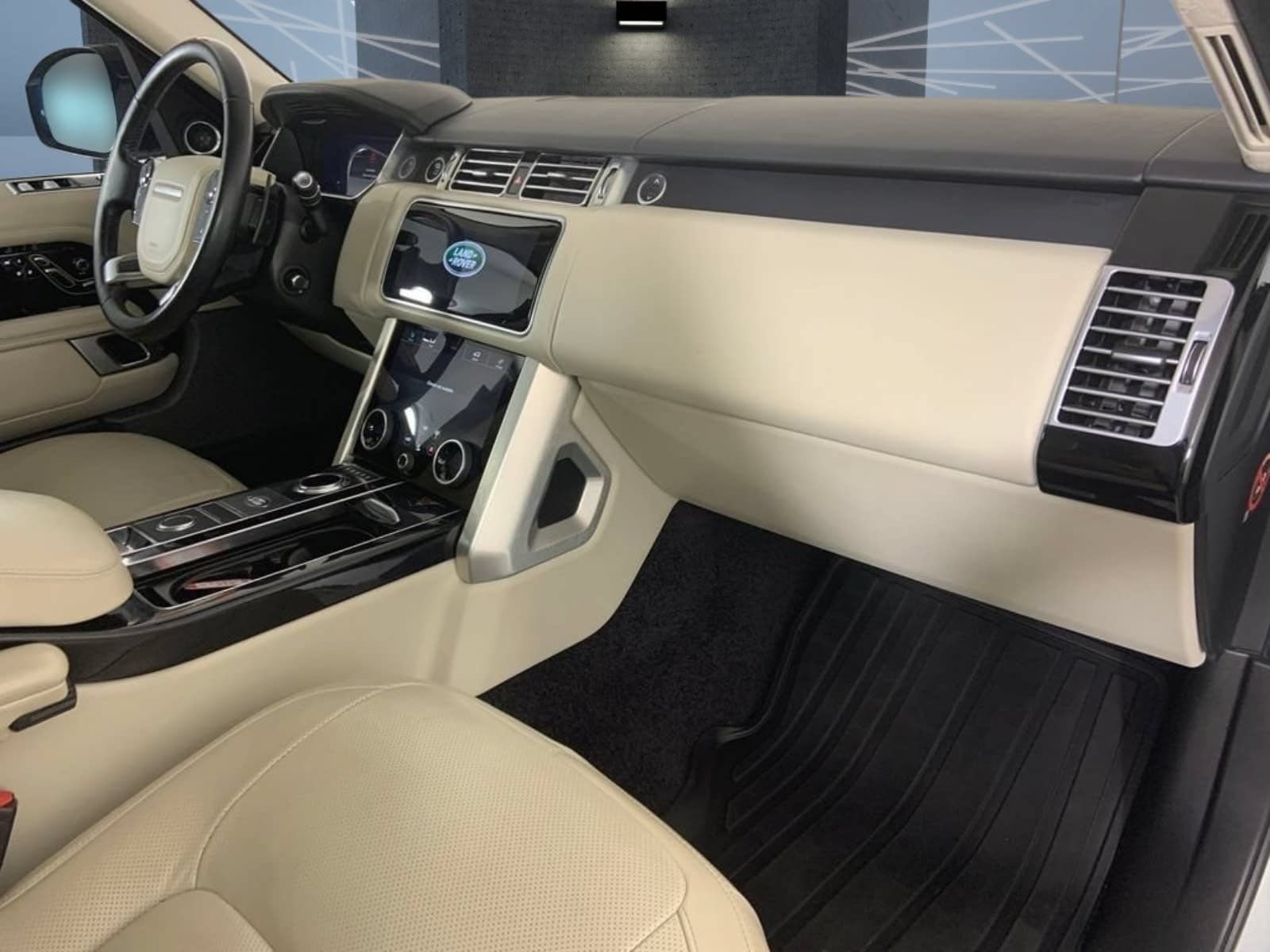 Used 2019 Land Rover Range Rover HSE AWD/4WD image 17