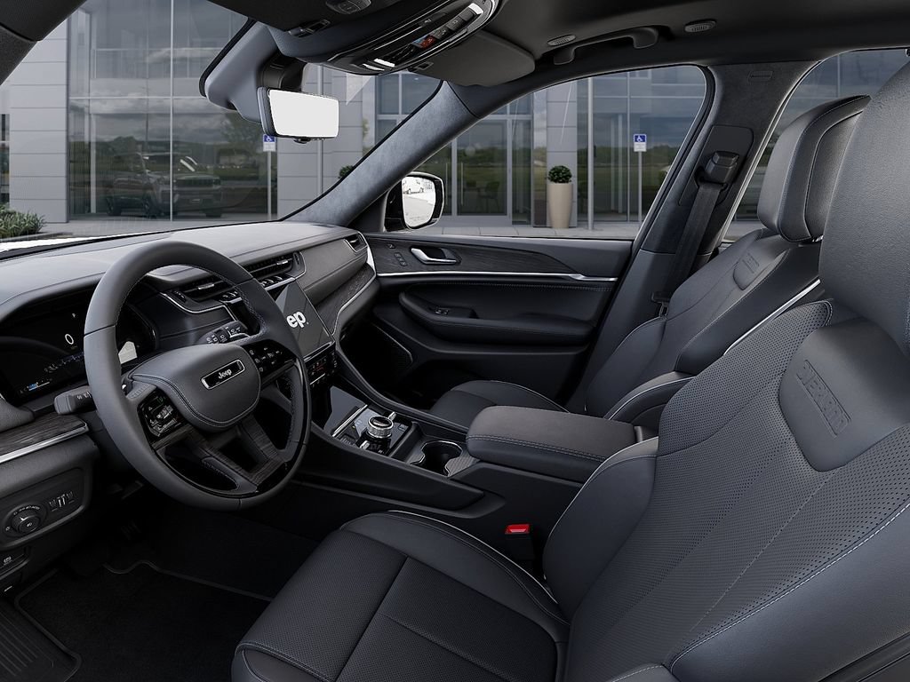 New 2025 Jeep Grand Cherokee L Overland w/ Advanced Protech Group III AWD/4WD image 22