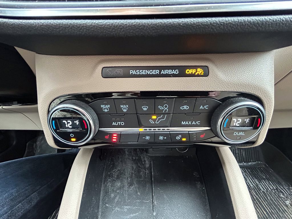 Used 2021 Ford Escape Titanium image 19