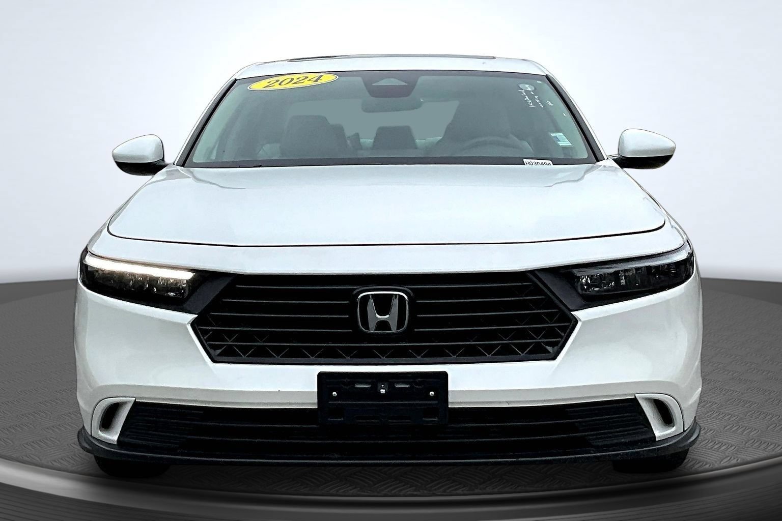 Used 2024 Honda Accord EX image 2