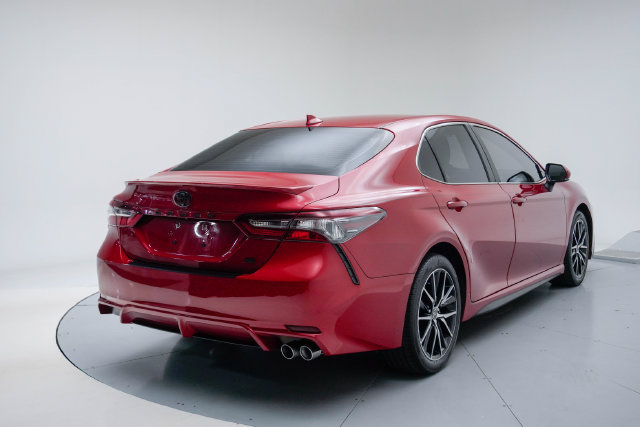 Used 2023 Toyota Camry SE FWD image 8