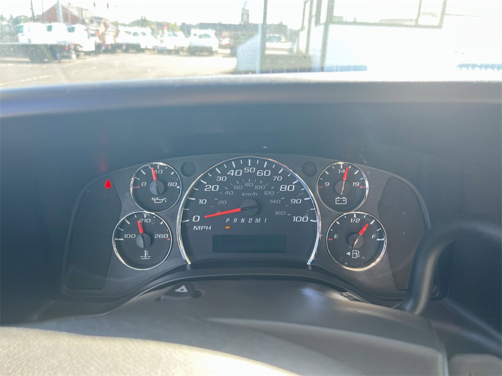 Used 2017 Chevrolet Express 3500 Work Van image 11