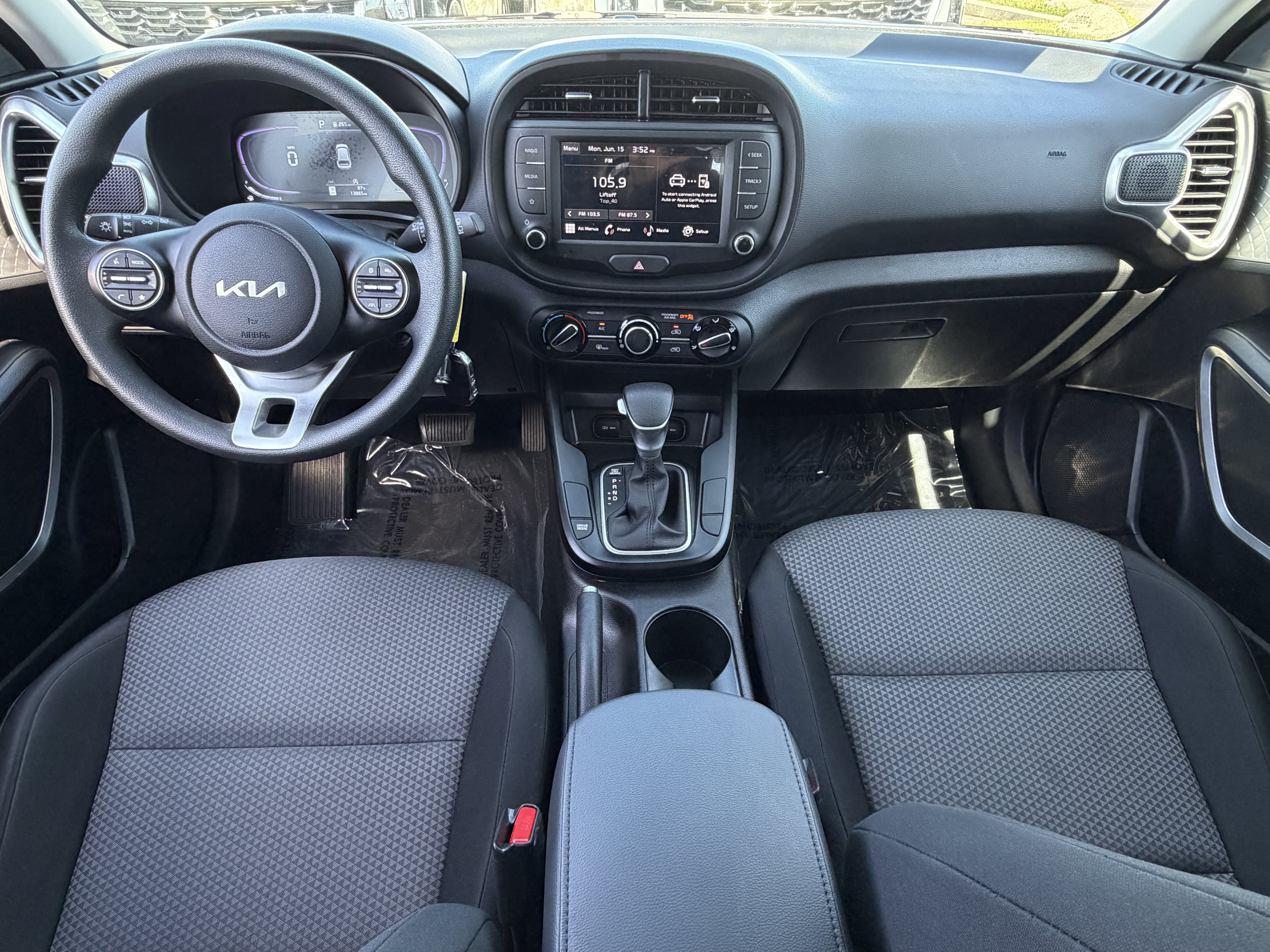 Certified 2025 Kia Soul LX FWD image 24
