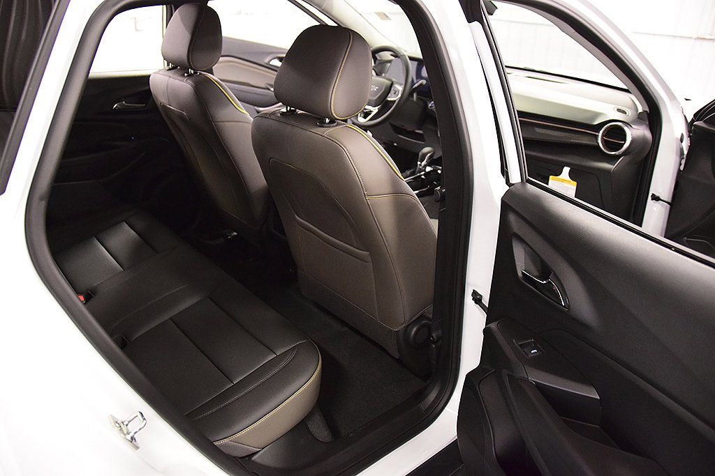 New 2025 Chevrolet Trax ACTIV image 29