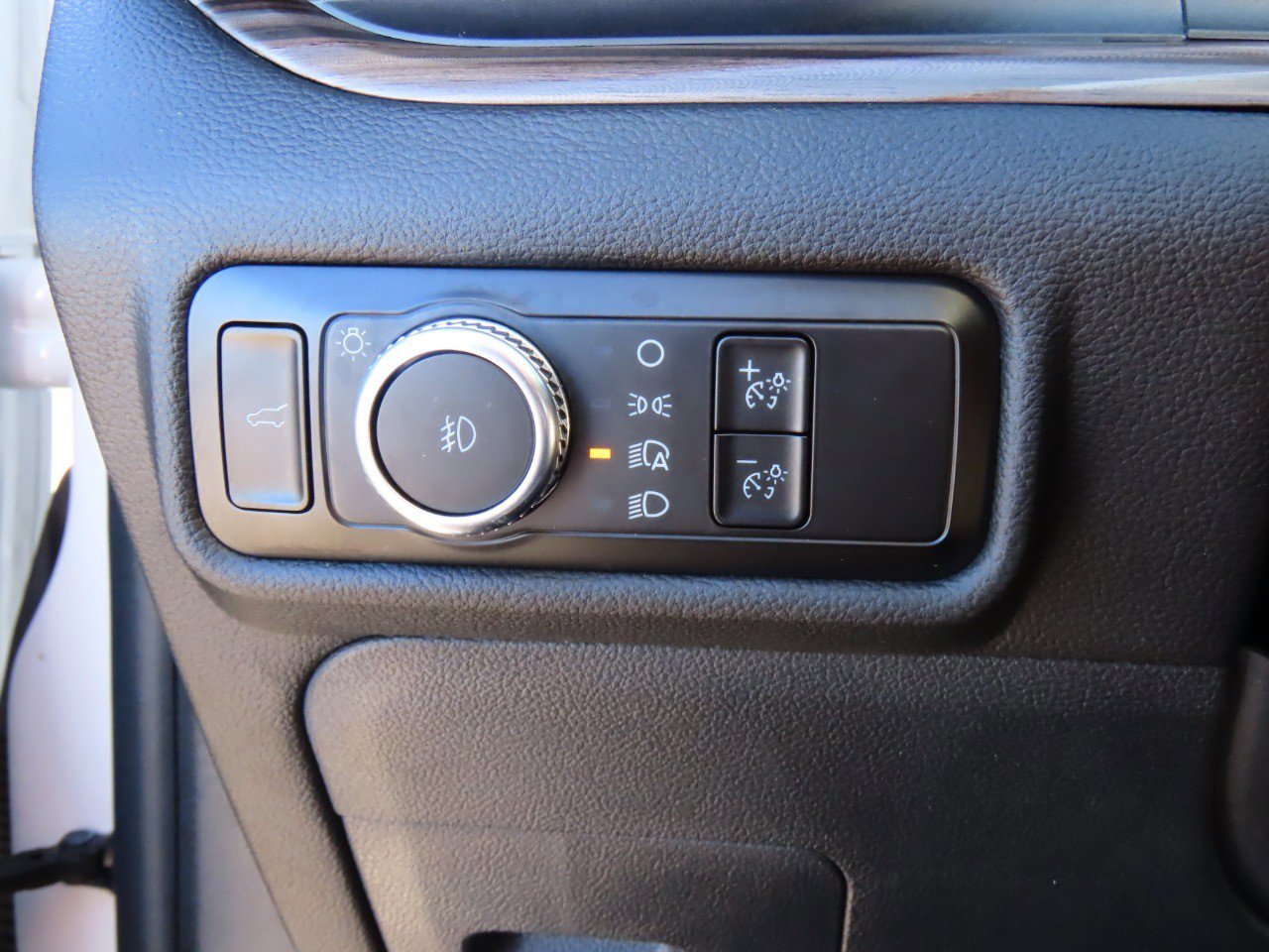 Certified 2023 Ford Explorer Limited w/ Equipment Group 301A image 29