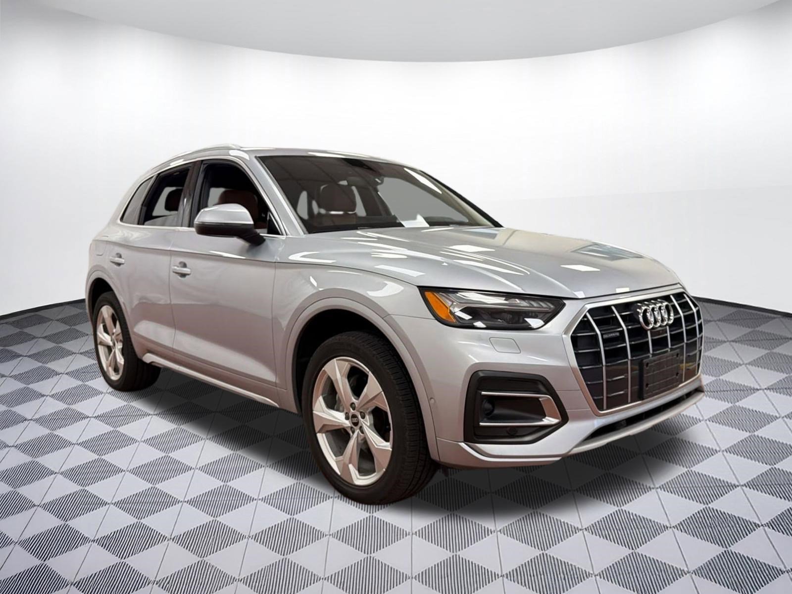 Used 2021 Audi Q5 Prestige w/ Prestige Package image 6