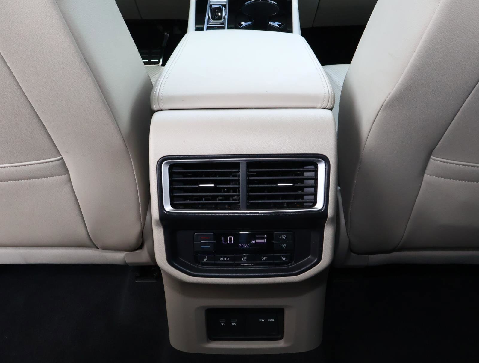Used 2024 Volkswagen Atlas SEL Premium R-Line AWD/4WD image 13