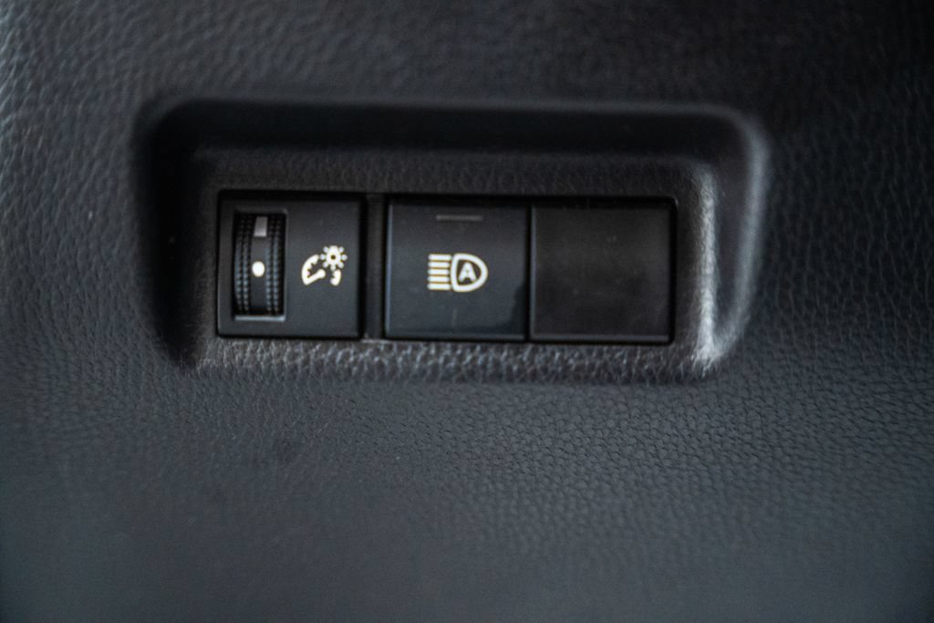 Certified 2025 Toyota RAV4 LE FWD image 35