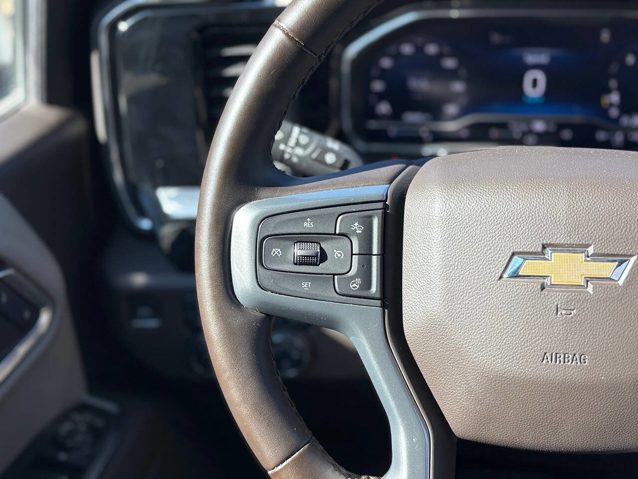 Used 2025 Chevrolet Silverado 1500 LT image 25