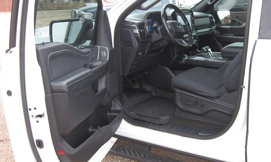 Used 2022 Ford F150 XLT w/ Equipment Group 302A High AWD/4WD image 9