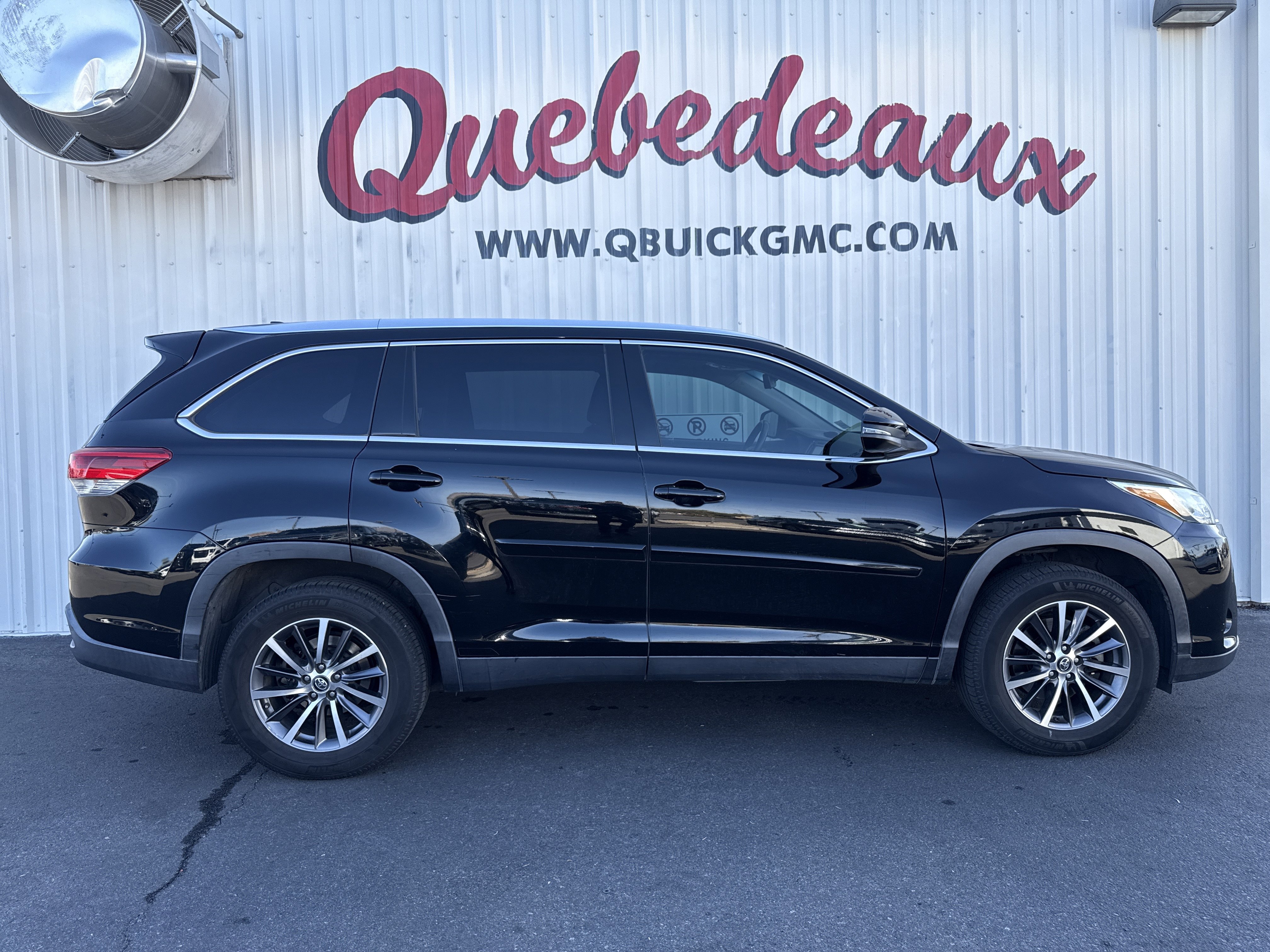 Used 2019 Toyota Highlander XLE image 22