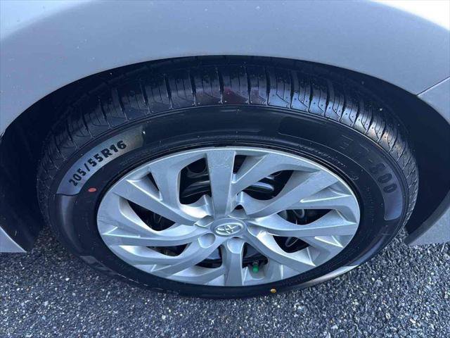 Used 2017 Toyota Corolla LE image 11