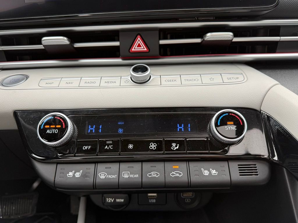 Used 2023 Hyundai Elantra Limited w/ Winter Weather Package image 26