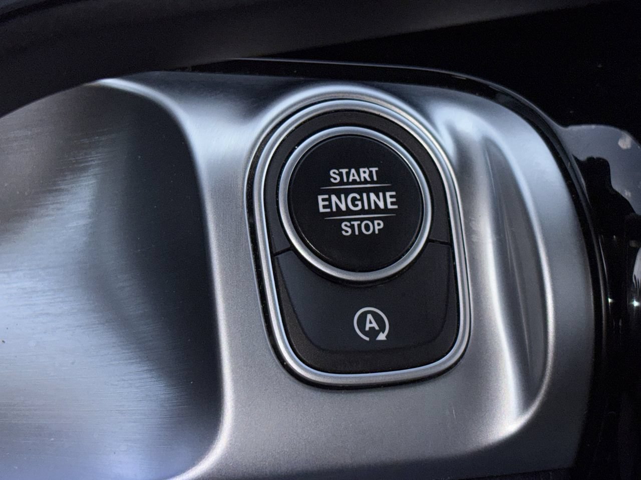 Used 2025 Mercedes-Benz GLB 250 image 8
