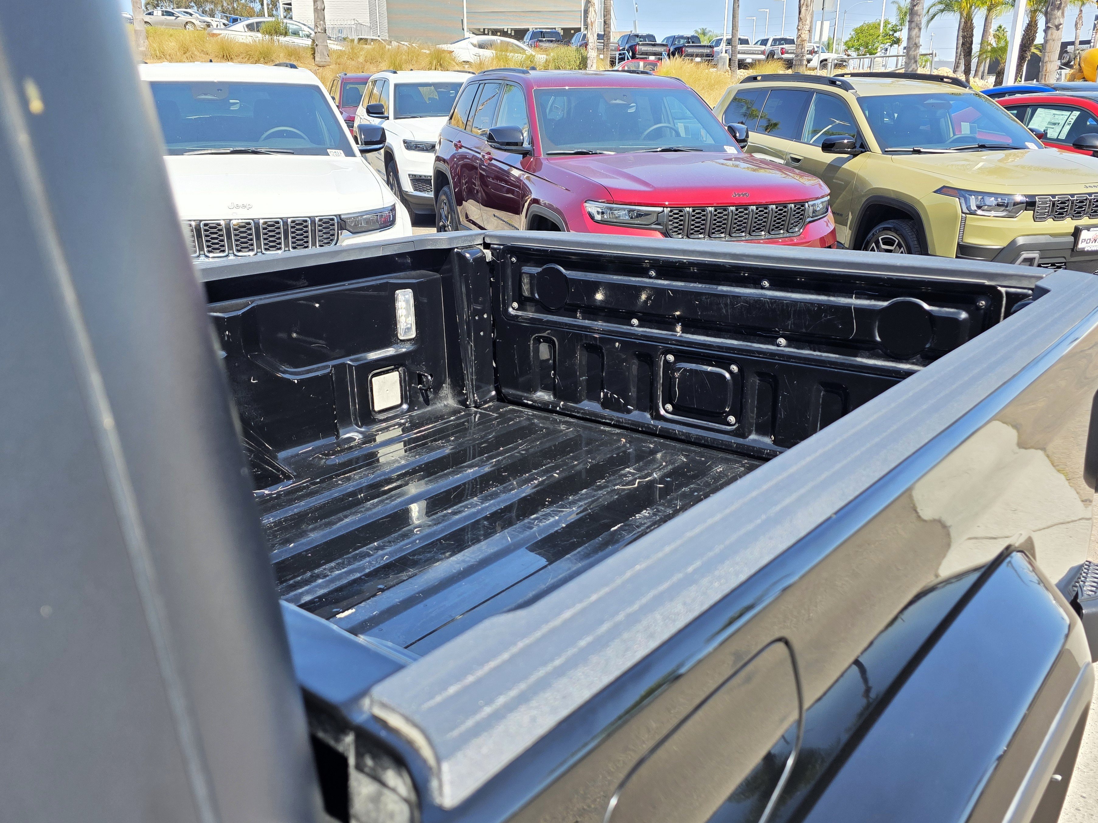 Used 2022 Jeep Gladiator Overland w/ Popular Equipment Package AWD/4WD image 19