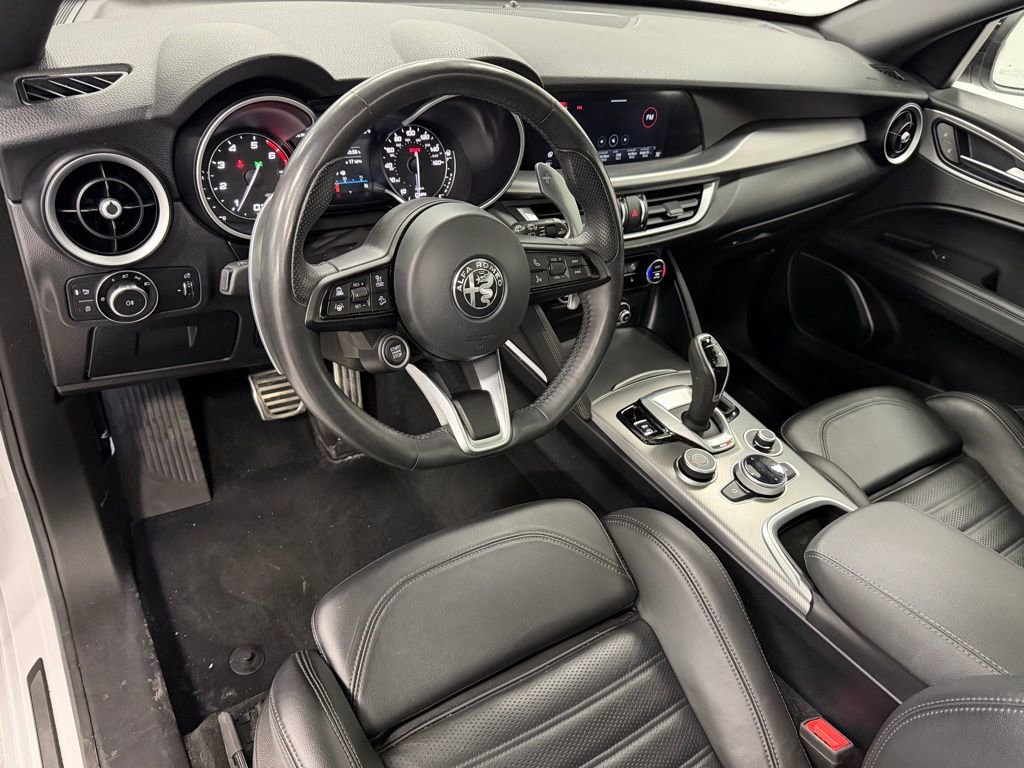 Used 2023 Alfa Romeo Stelvio Veloce image 13