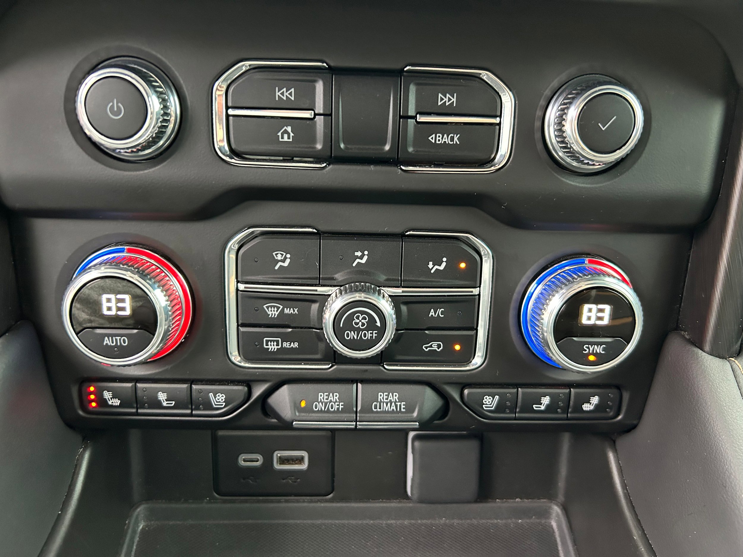 Used 2024 GMC Yukon AT4 w/ AT4 Premium Plus Package image 27
