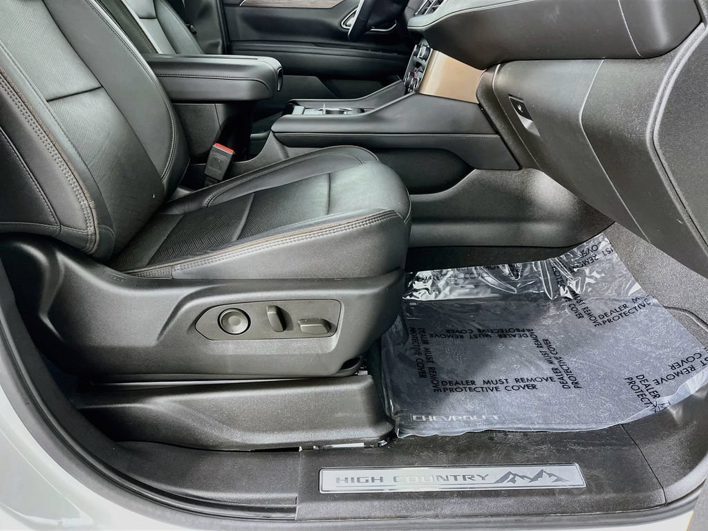 Used 2023 Chevrolet Tahoe High Country AWD/4WD image 37