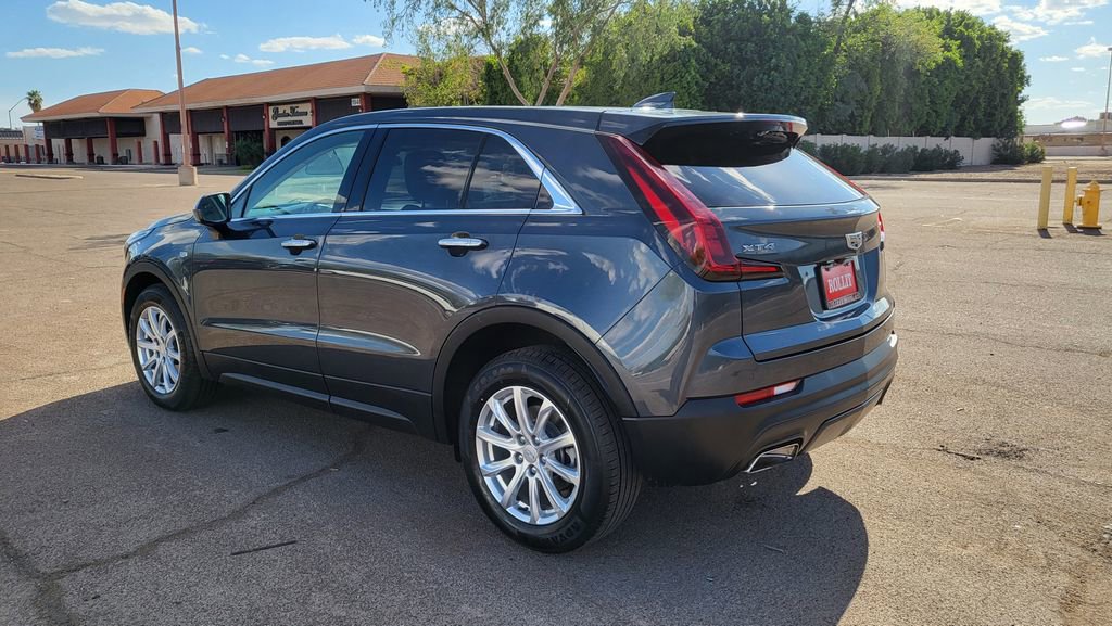 Used 2020 Cadillac XT4 Luxury w/ Cold Weather Package image 6