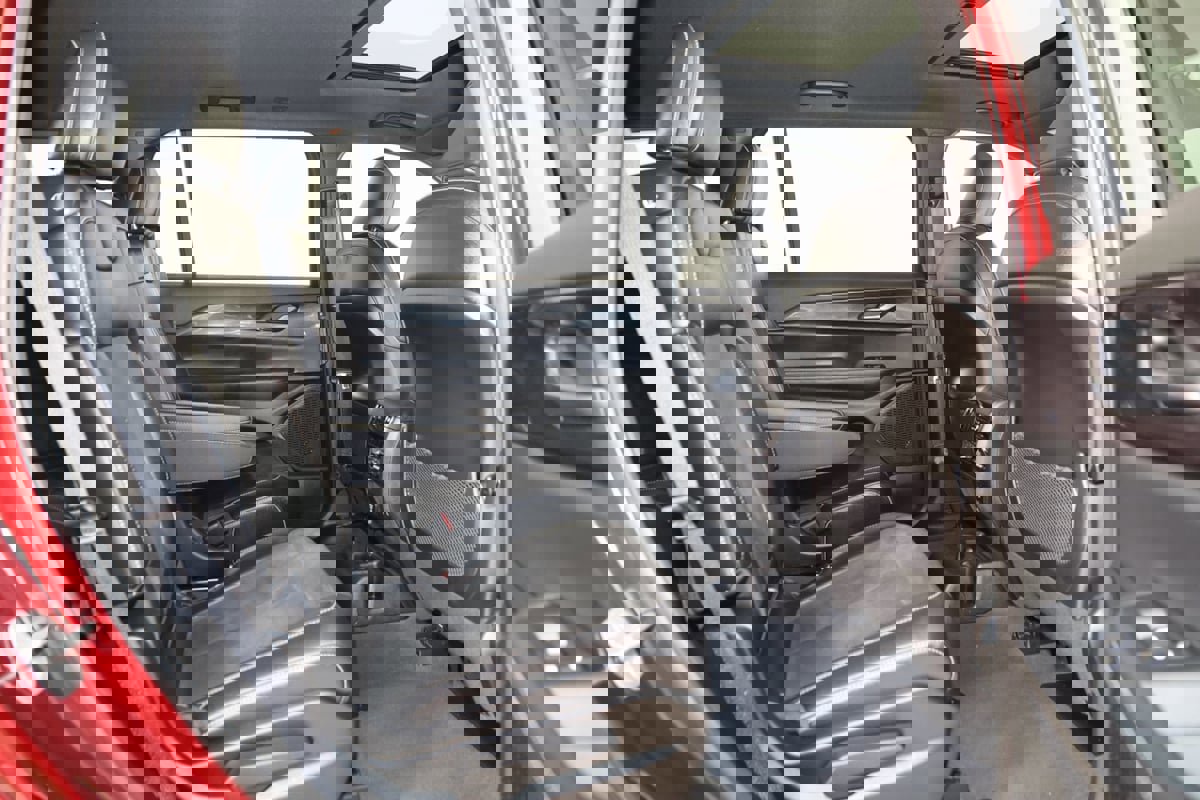 Used 2023 Jeep Grand Cherokee L Laredo image 14